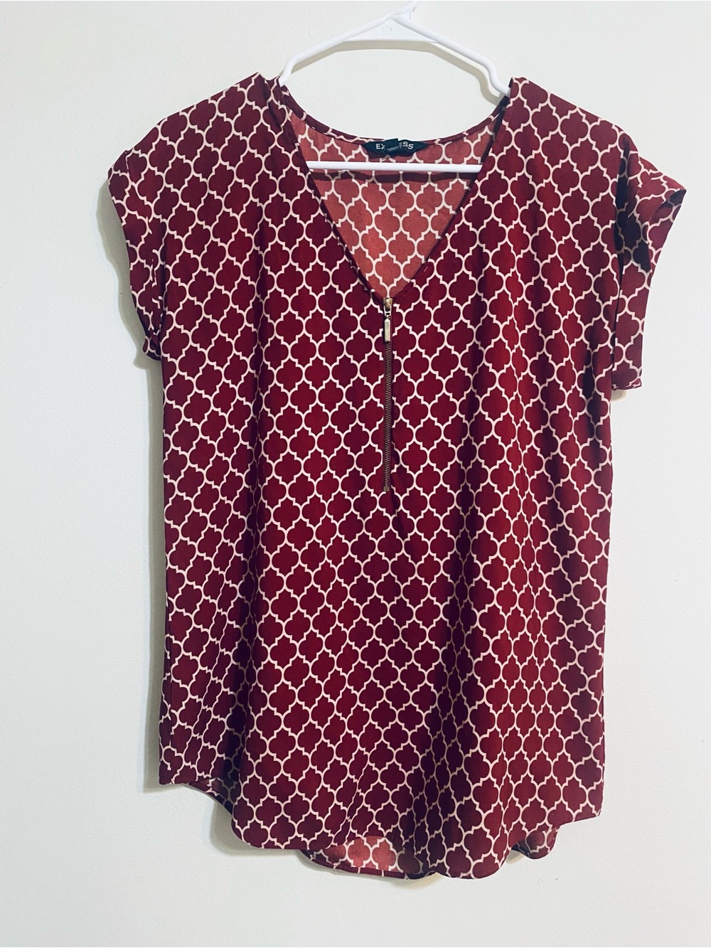 Express Burgundy and Cream Geometric V-Neck Zip Front Top